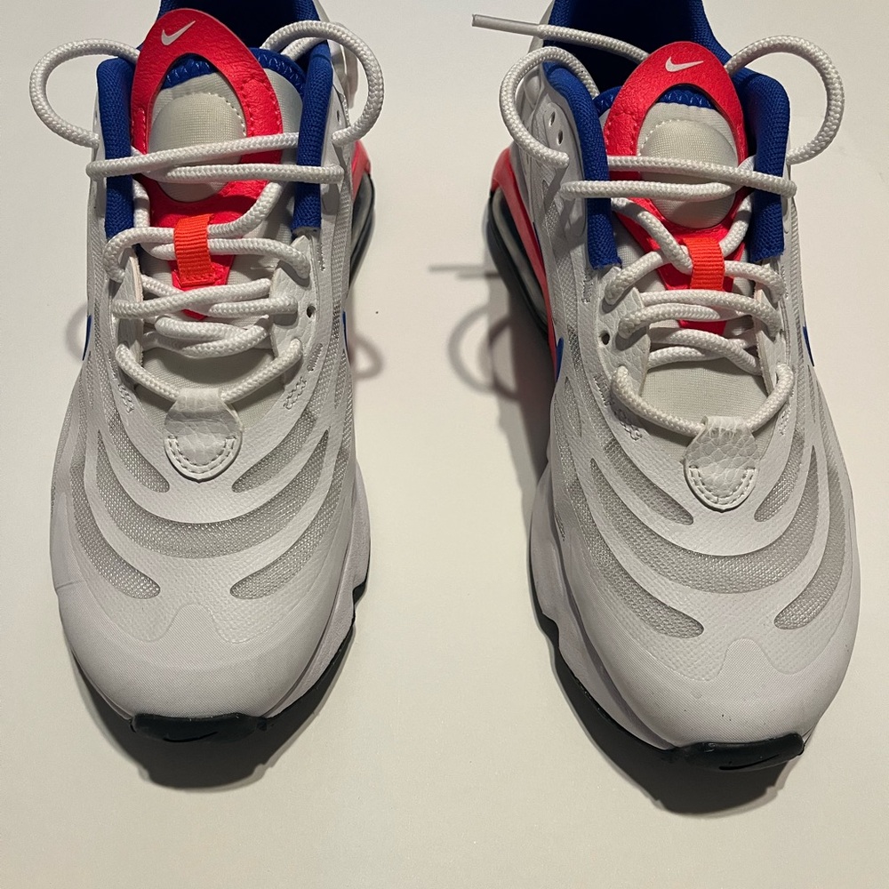 Brand new Nike women Air max SXosense size 6